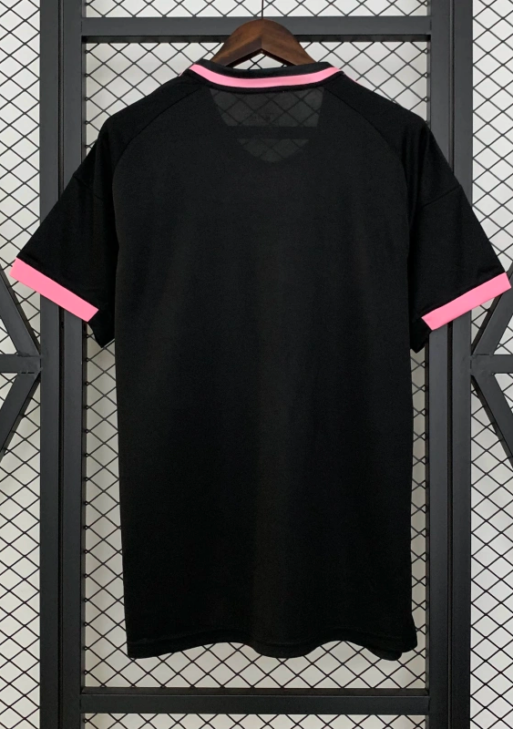 Real Madrid "Serpent Rosa" Limited Jersey