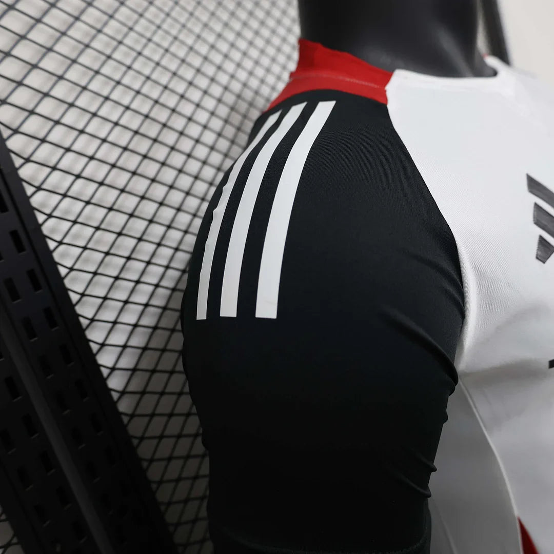 2024/2025 Manchester United Pre-match kit - Image 5