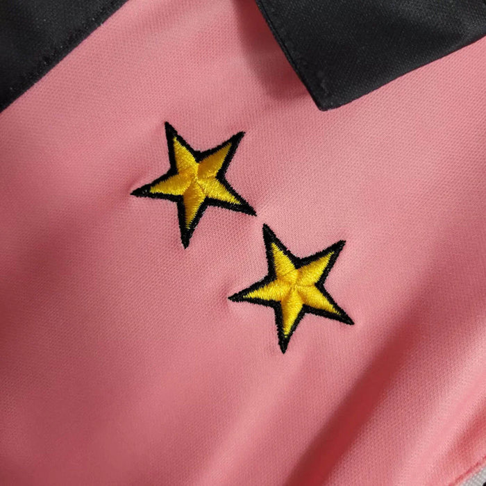 Juventus Retro 1997-1998 Away Kit - Image 4