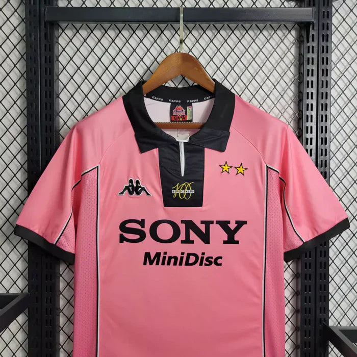 Juventus Retro 1997-1998 Away Kit - Image 2