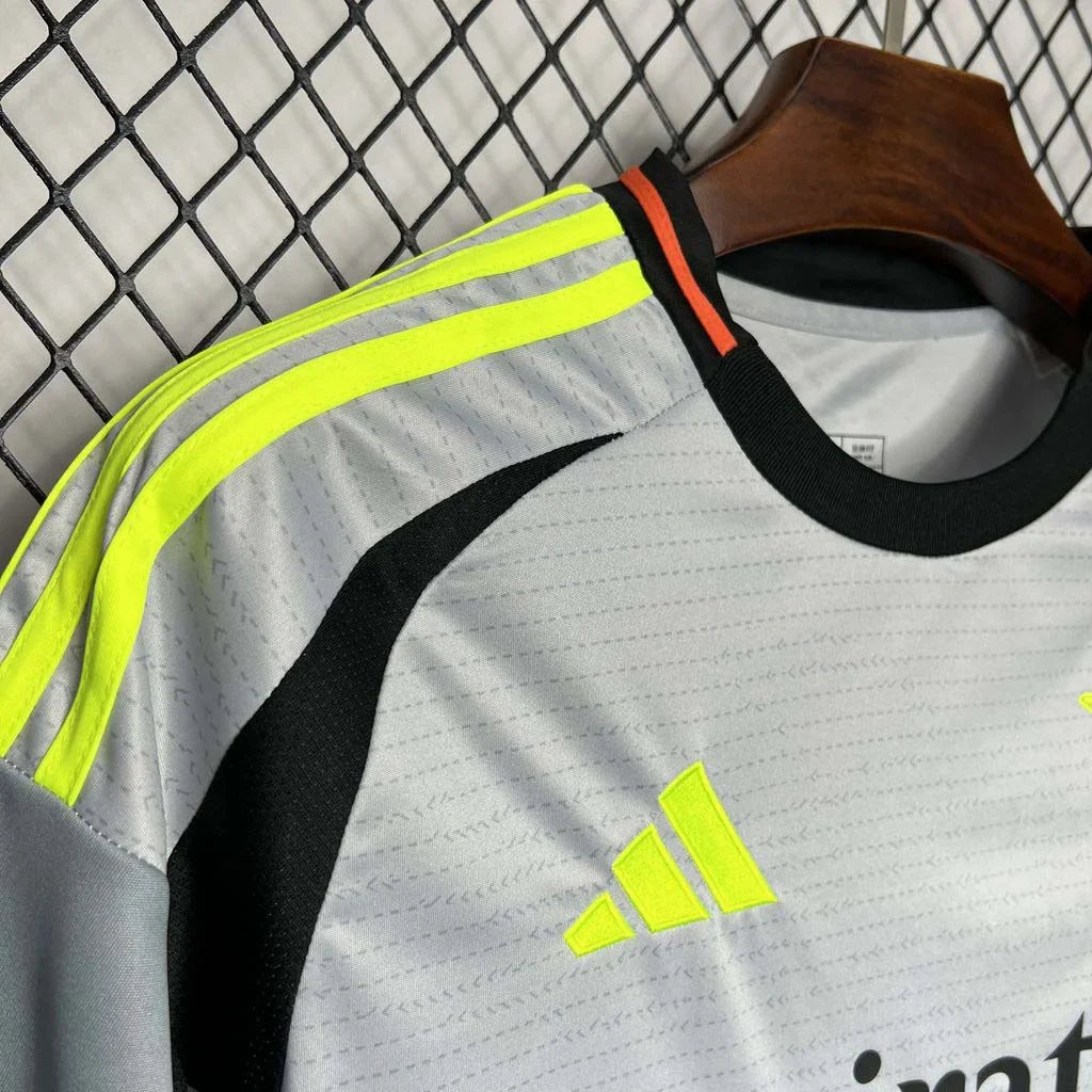 2024-2025 Benfica Third Away Kit - Image 3