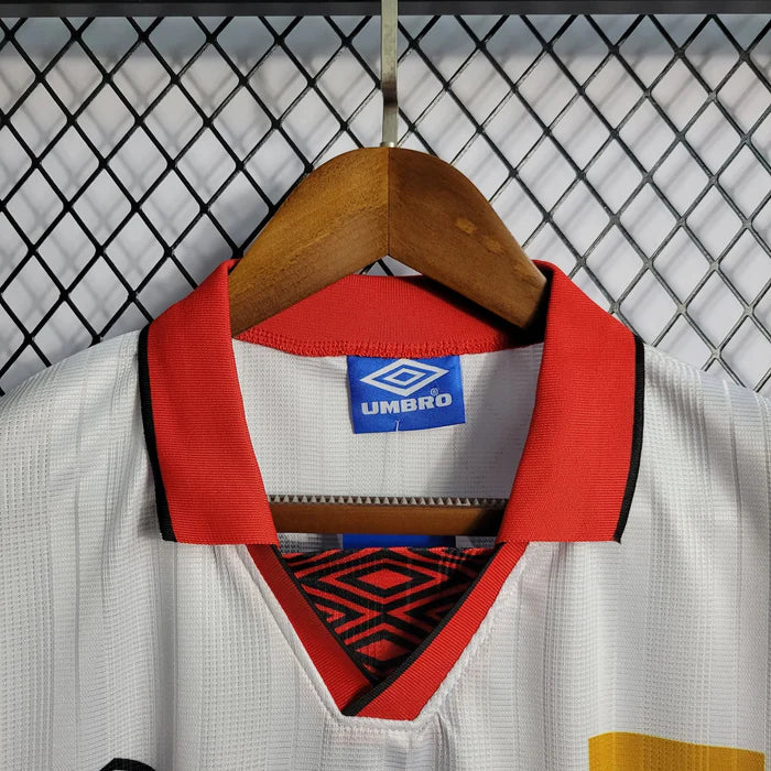 Flamengo Retro 1995-1996 Away Kit - Image 5