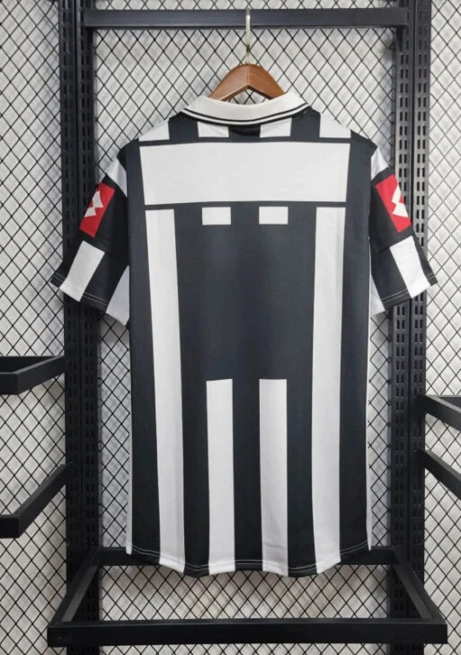 2001-2002 Retro Juventus Home Jersey