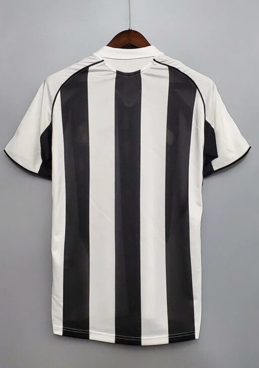 2005-2006 Retro Newcastle United Home Jersey