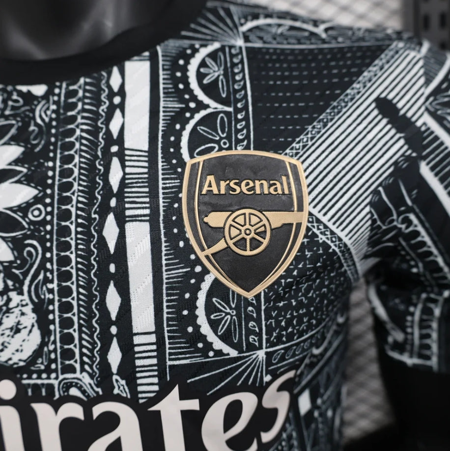 Arsenal "Heritage" Limited Jersey - Image 4