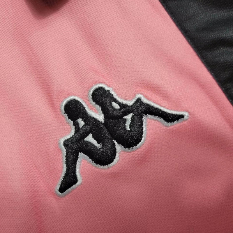 Juventus Retro 1997-1998 Away Kit - Image 3