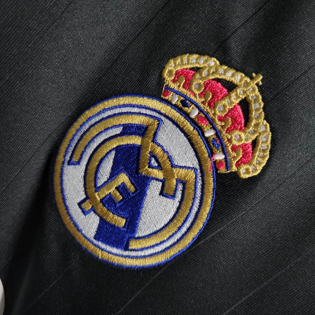 2006/2007 Retro Real Madrid Away Jersey - Image 4