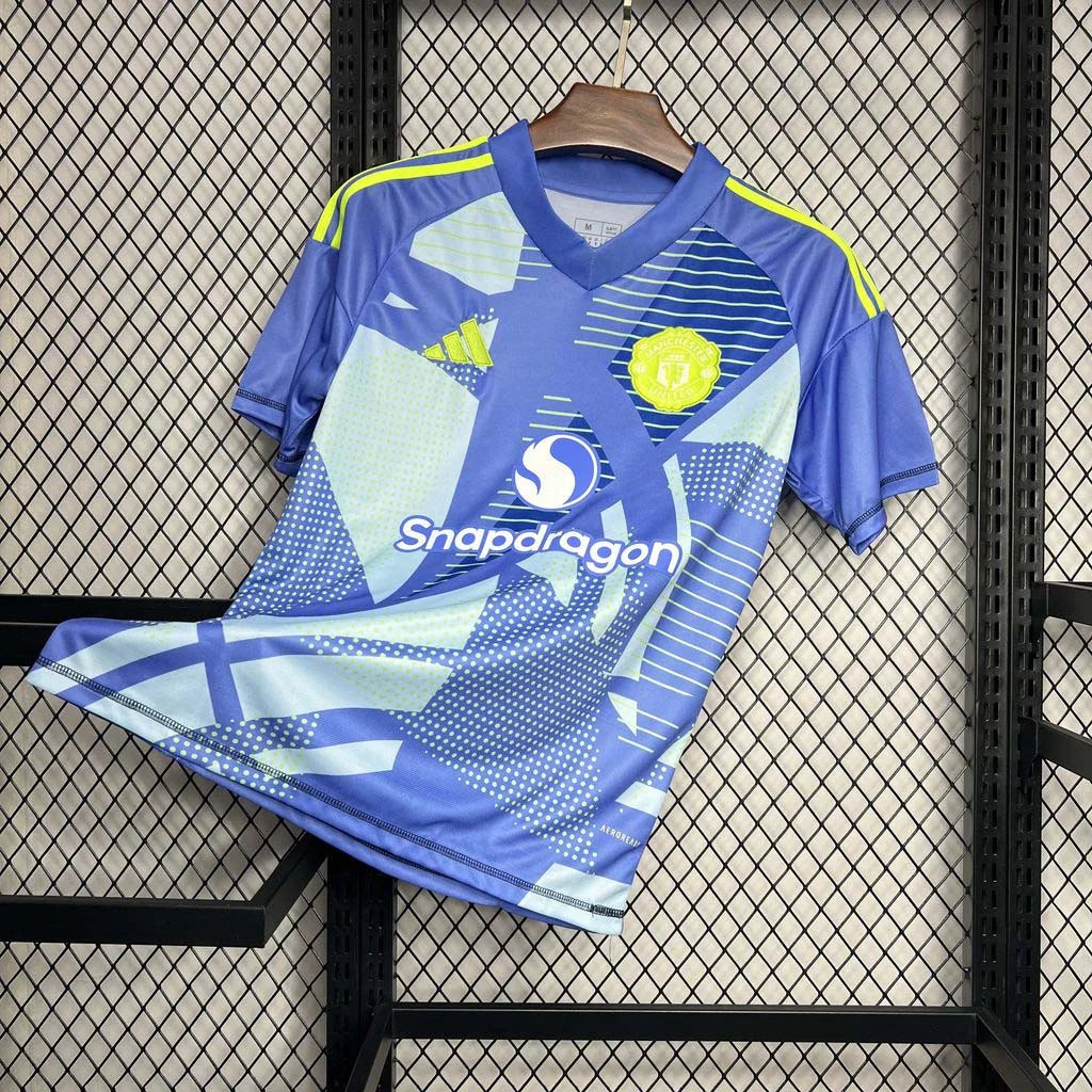 2024/2025 Manchester United Goalkeeper Home - Image 5