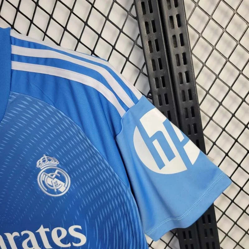 2025/2026 Real Madrid Goalkeeper Kit - Image 6