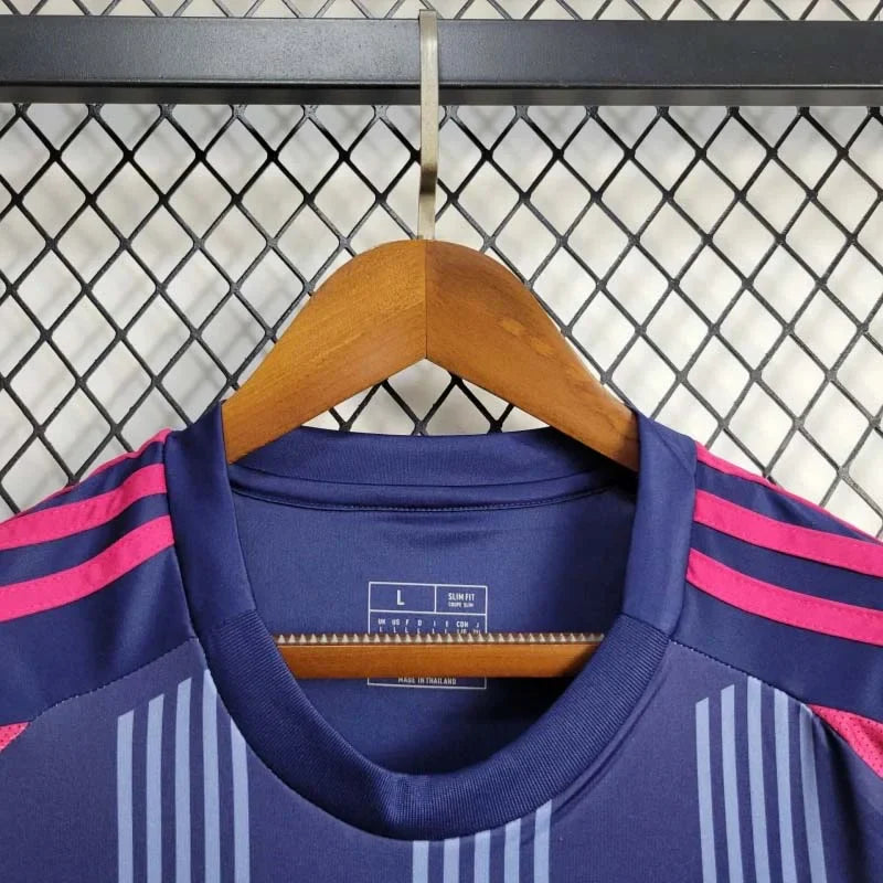 2024-2025 Nottingham Forest Away Kit - Image 4